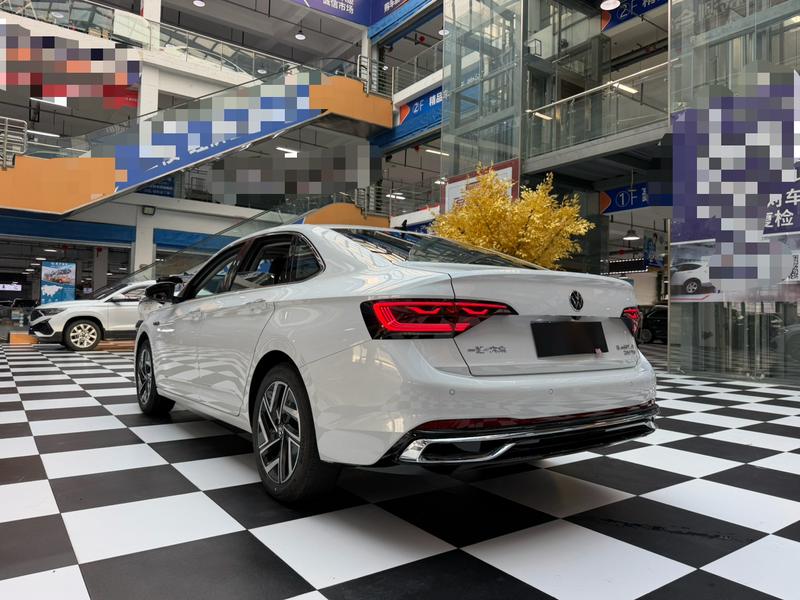 Volkswagen Sagitar - фото 4