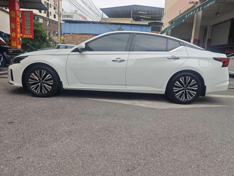 Nissan Teana - фото 3