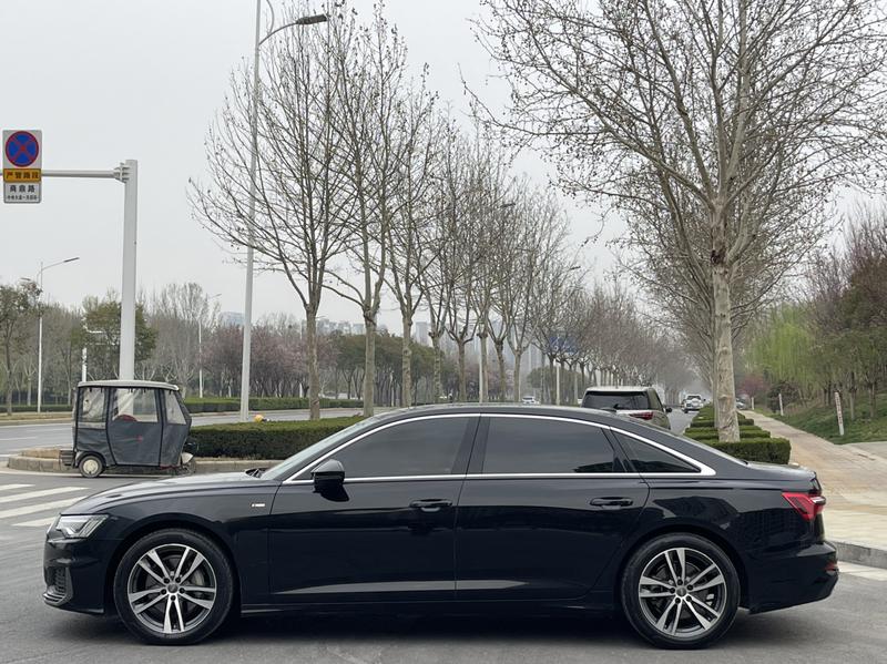 Audi A6L - фото 3