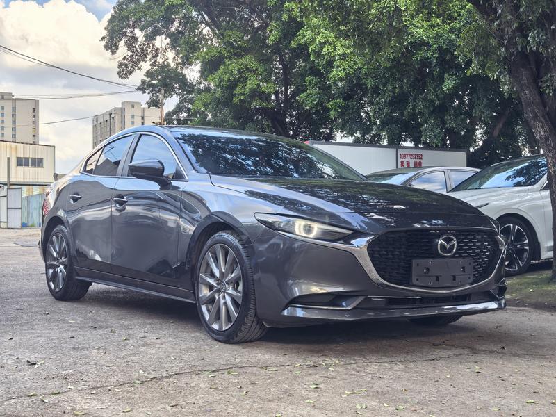 Mazda Mazda3 - фото 2