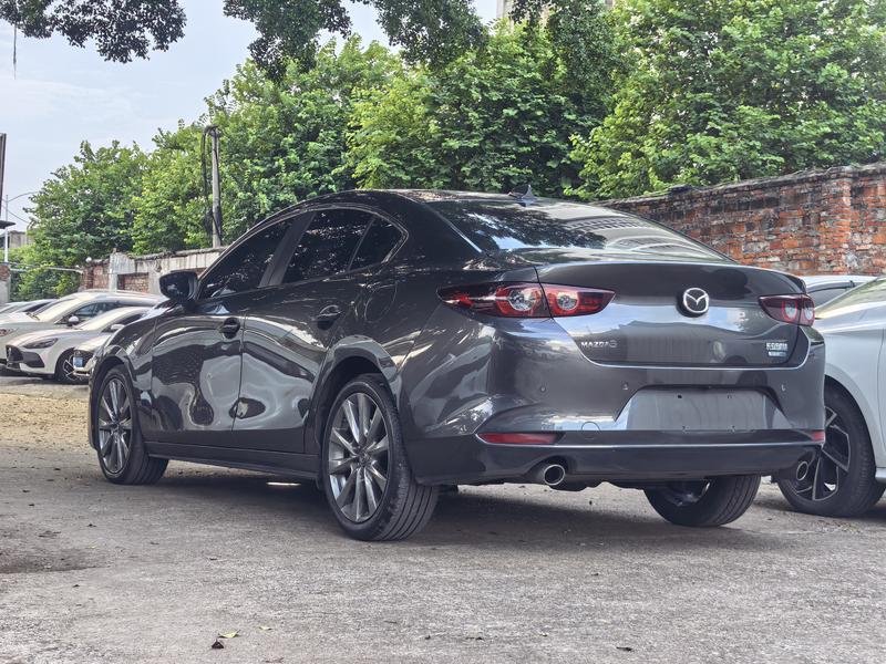 Mazda Mazda3 - фото 3