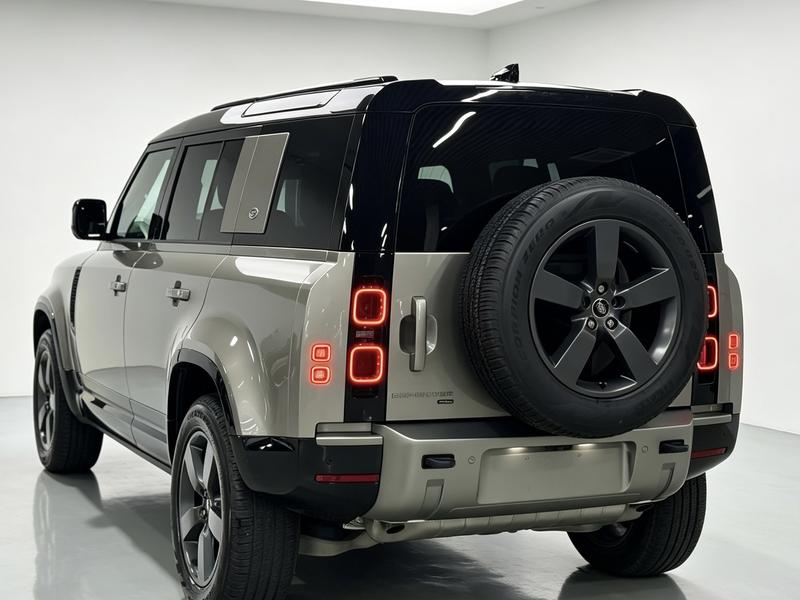 Land Rover Defender - фото 3