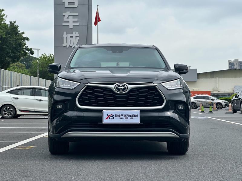 Toyota Highlander - фото 1