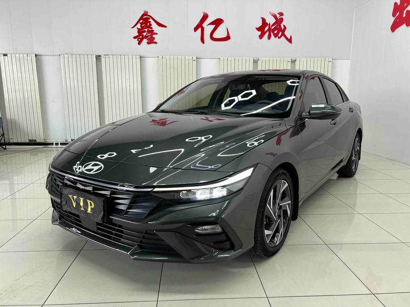 Hyundai Elantra - фото 0