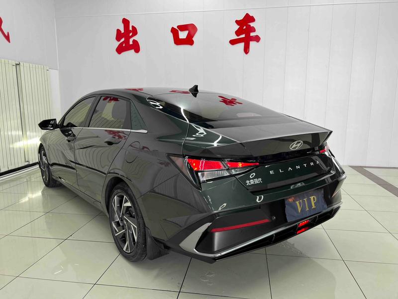 Hyundai Elantra - фото 3