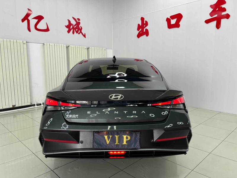 Hyundai Elantra - фото 4