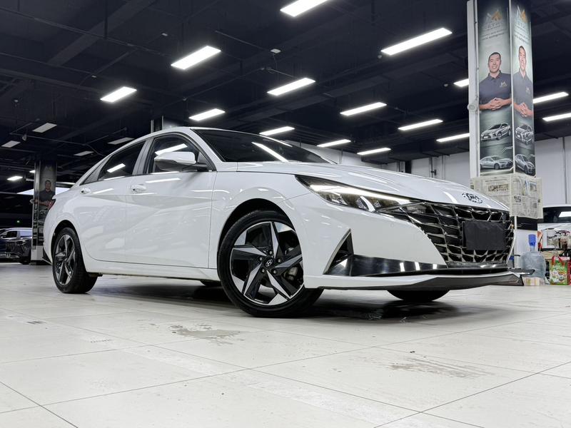 Hyundai Elantra - фото 2
