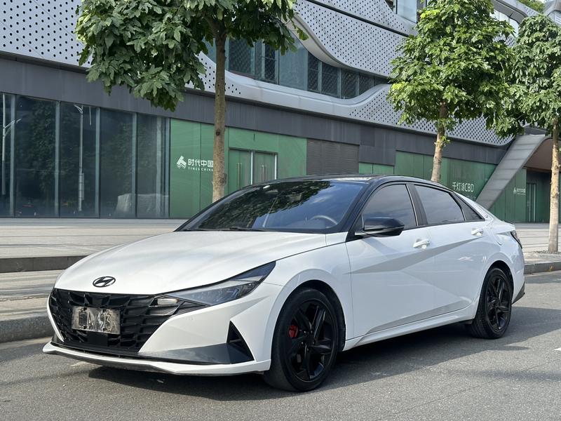 Hyundai Elantra - фото 0