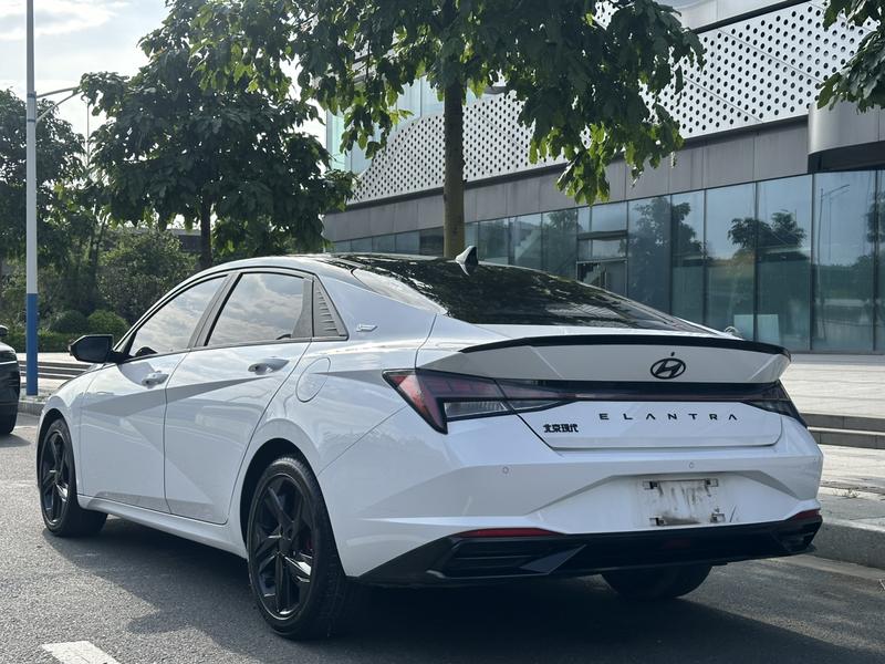 Hyundai Elantra - фото 4