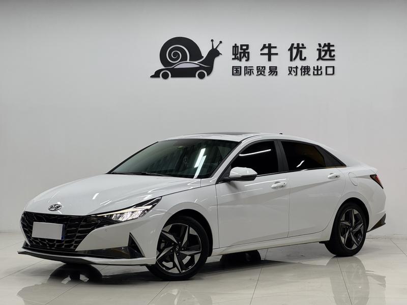 Hyundai Elantra - фото 0