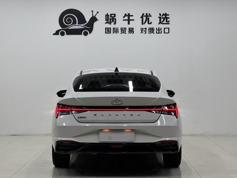 Hyundai Elantra - фото 4