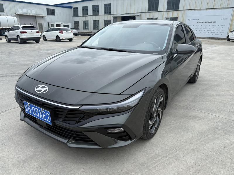 Hyundai Elantra - фото 0