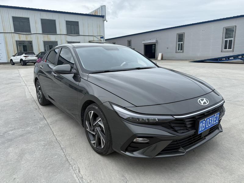 Hyundai Elantra - фото 2