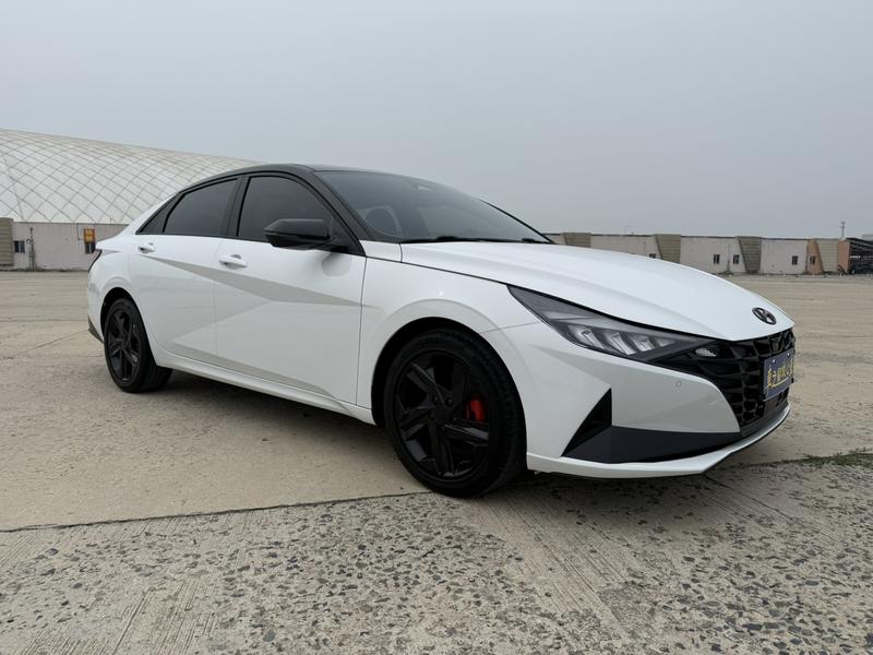 Hyundai Elantra - фото 2