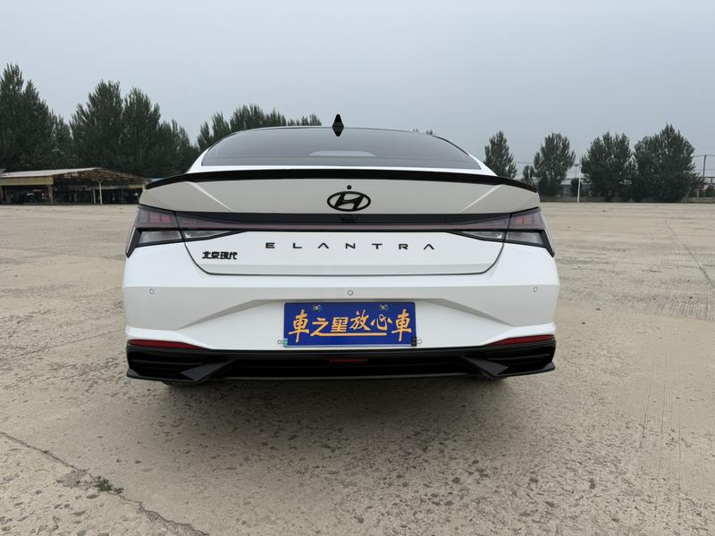 Hyundai Elantra - фото 4