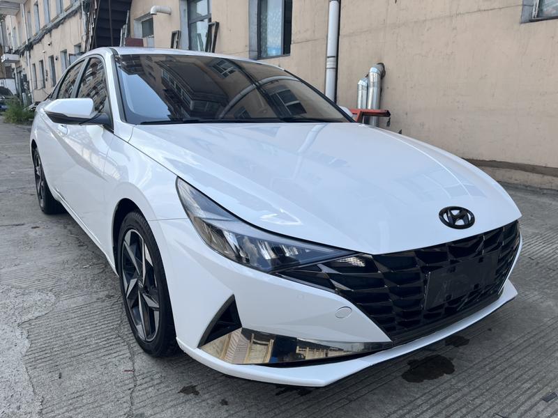 Hyundai Elantra - фото 2