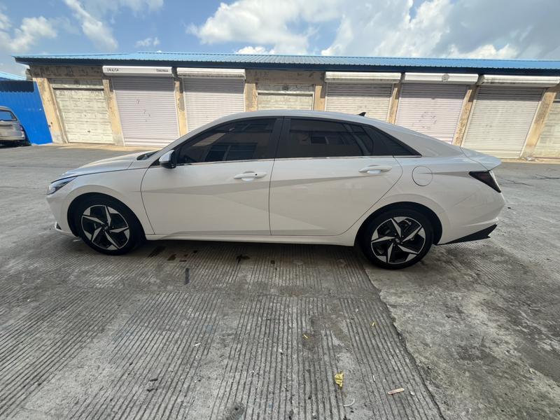 Hyundai Elantra - фото 3