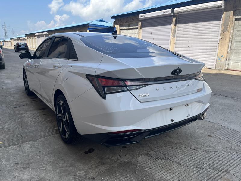 Hyundai Elantra - фото 4