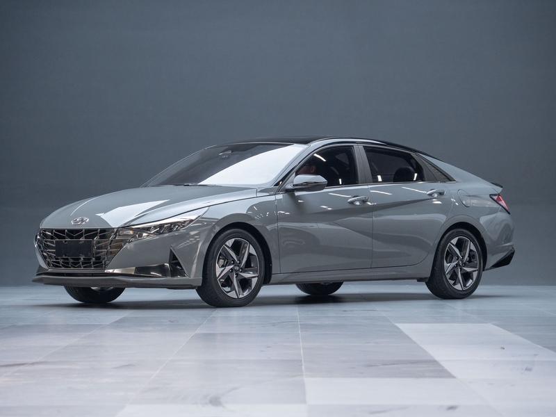 Hyundai Elantra - фото 0