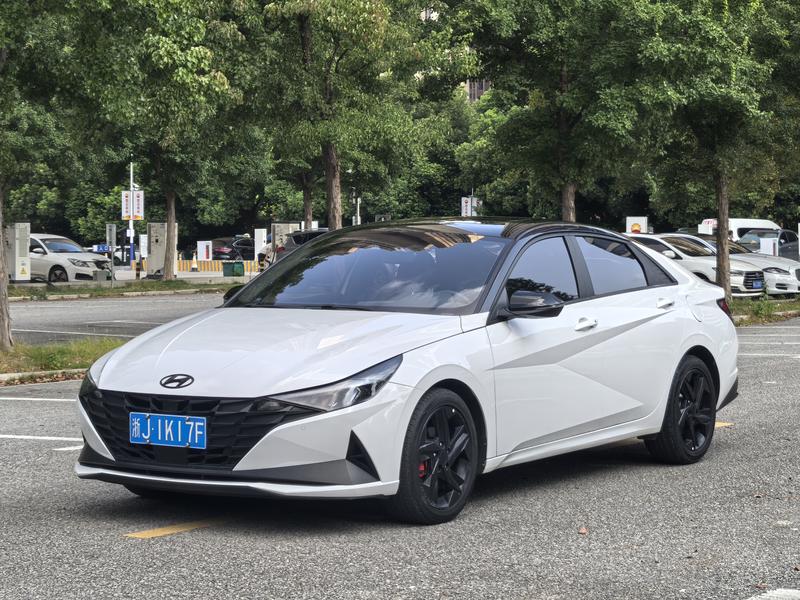 Hyundai Elantra - фото 0