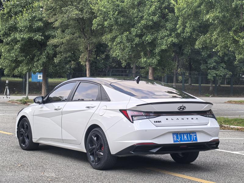 Hyundai Elantra - фото 4