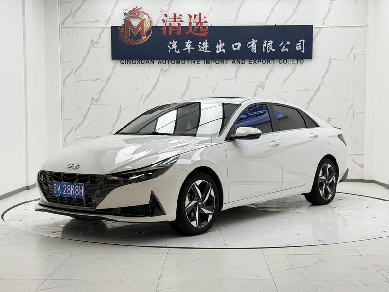 Hyundai Elantra - фото 0
