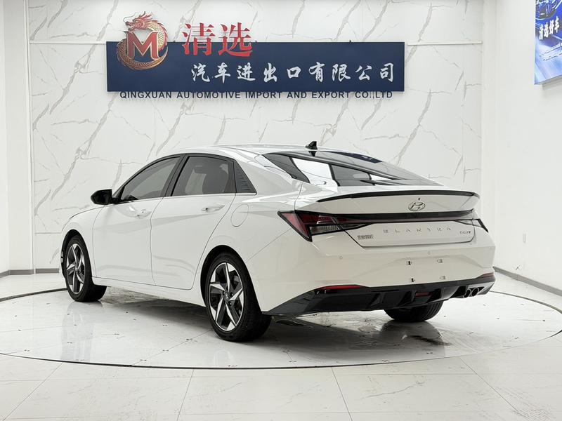 Hyundai Elantra - фото 3