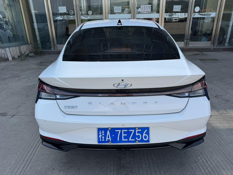 Hyundai Elantra - фото 4