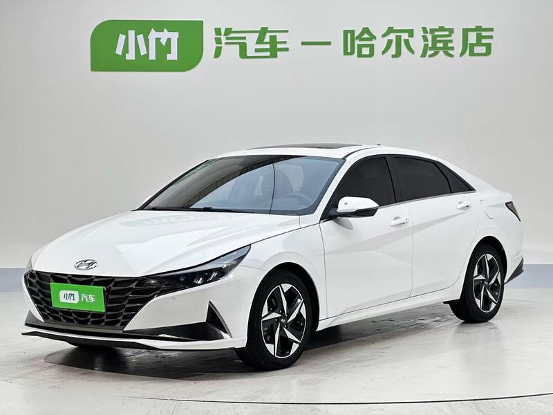 Hyundai Elantra - фото 0