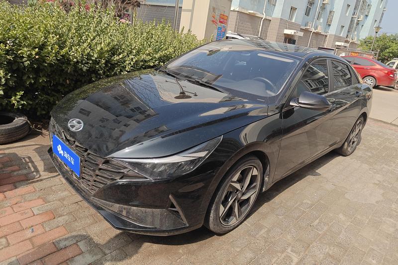 Hyundai Elantra - фото 0