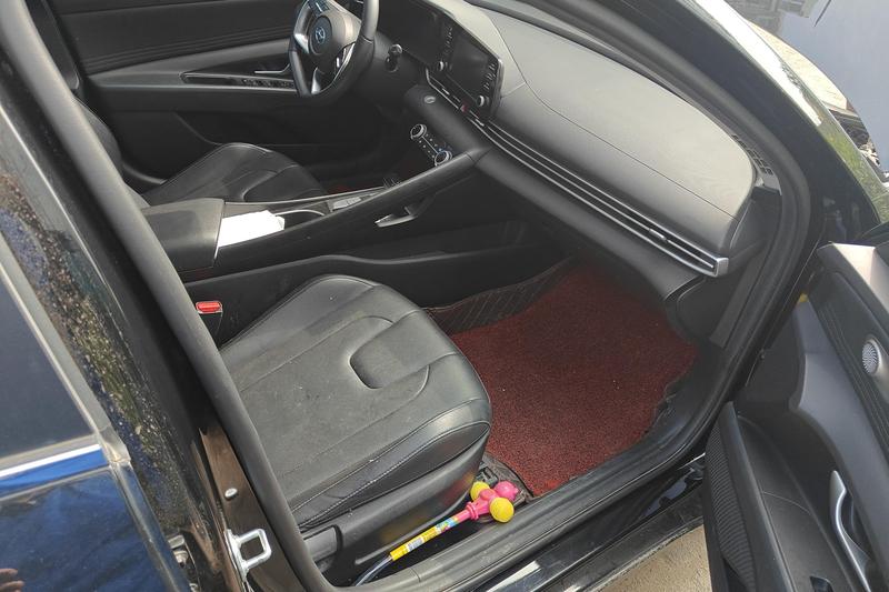 Hyundai Elantra - фото 3