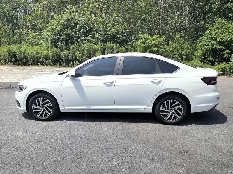 Volkswagen Lavida - фото 3