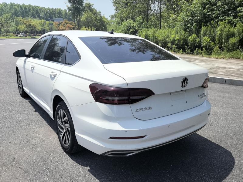 Volkswagen Lavida - фото 4