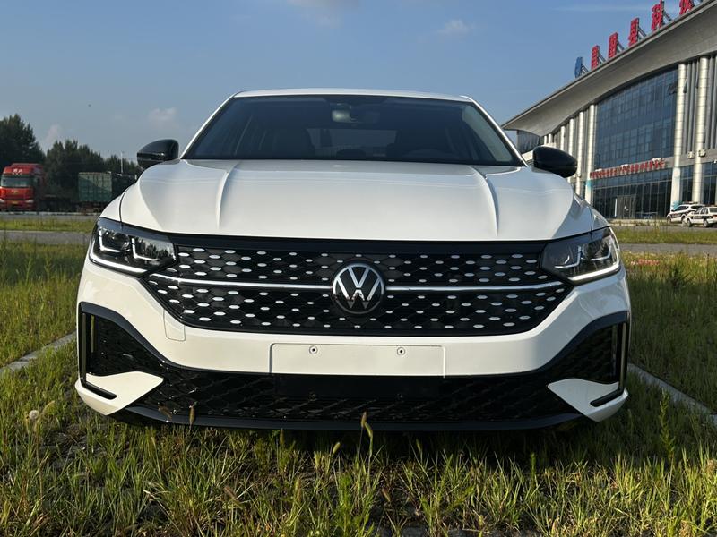 Volkswagen Lavida - фото 1