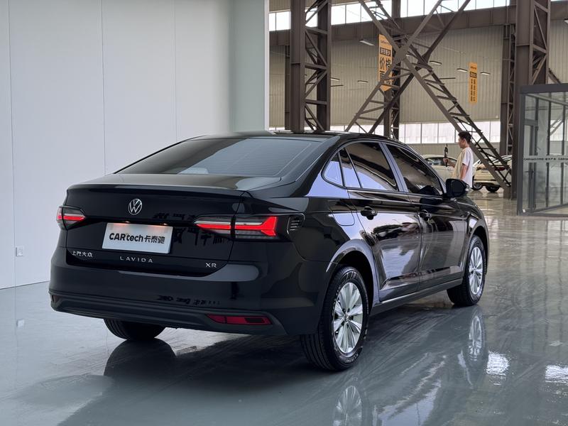 Volkswagen Lavida - фото 4