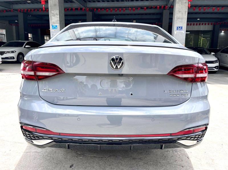 Volkswagen Lavida - фото 4