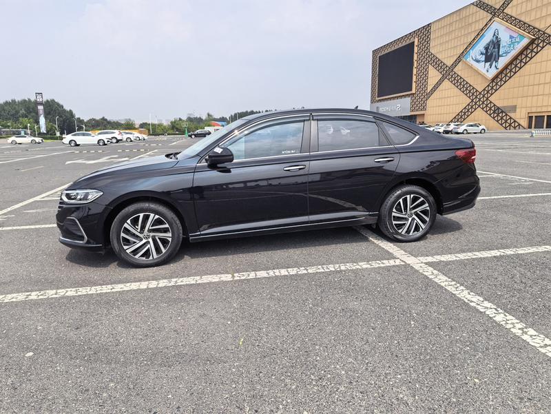 Volkswagen Lavida - фото 2