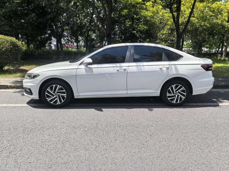 Volkswagen Lavida - фото 2