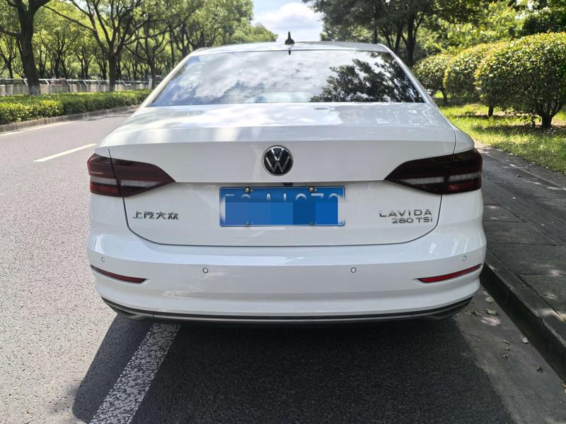 Volkswagen Lavida - фото 3