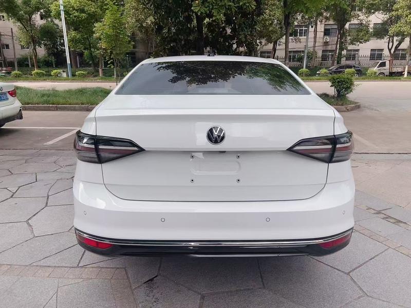 Volkswagen Lavida - фото 4