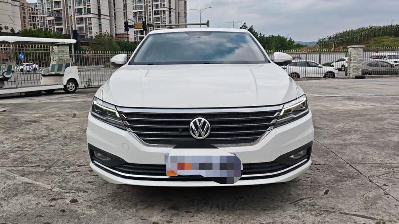 Volkswagen Lavida - фото 1