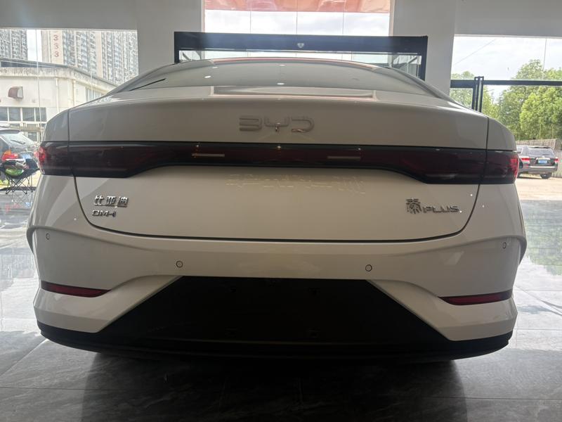BYD Qin PLUS DM-i - фото 4
