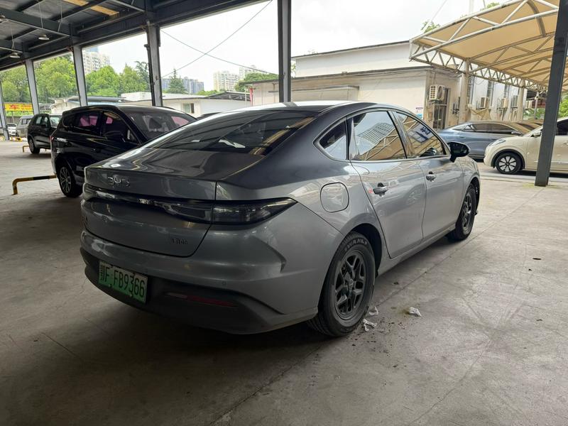 BYD Qin PLUS DM-i - фото 3