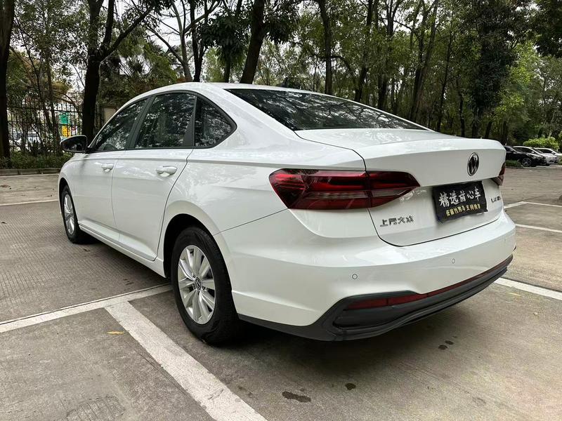 Volkswagen Lavida - фото 4