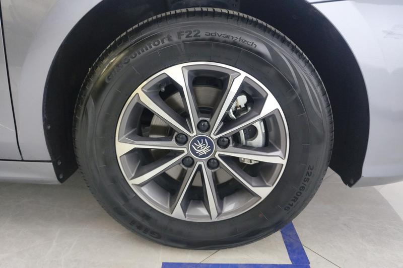 BYD Qin PLUS DM-i - фото 3