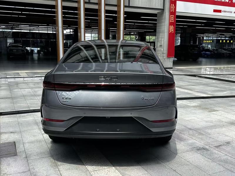 BYD Qin PLUS DM-i - фото 4