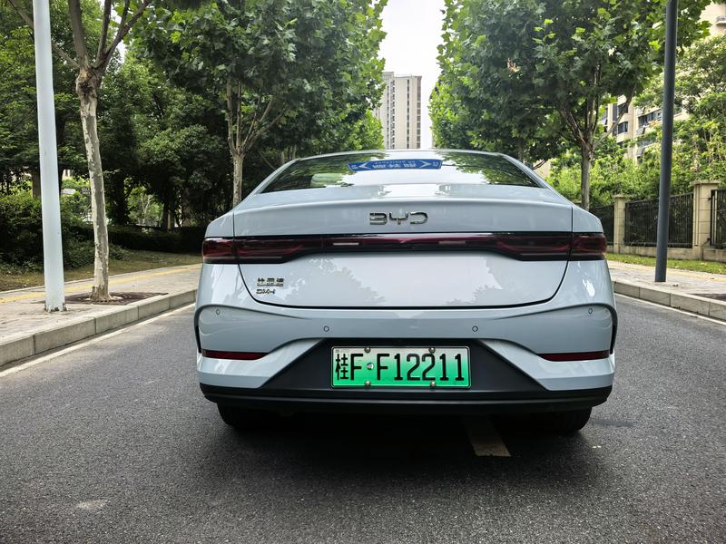 BYD Qin PLUS DM-i - фото 4