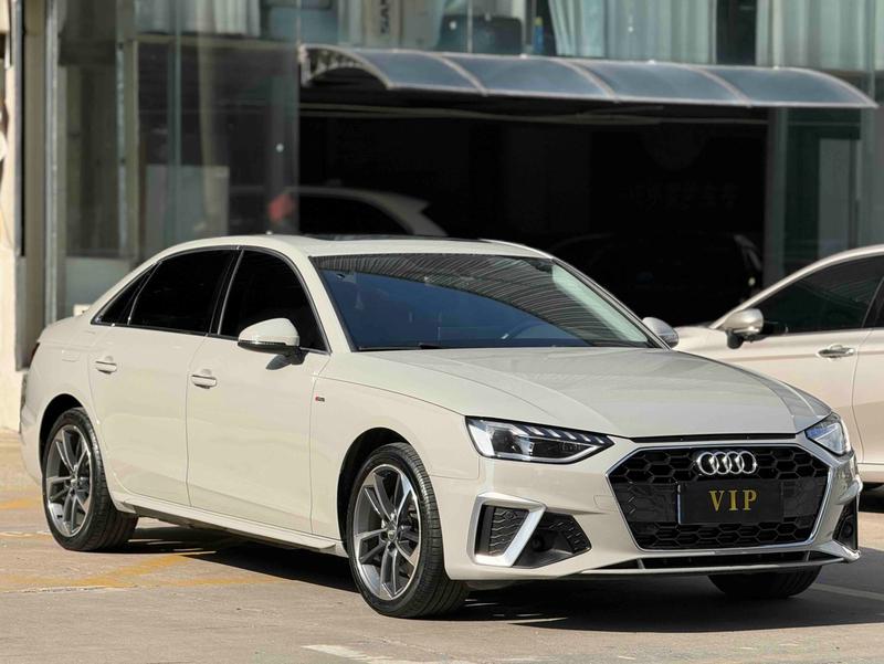 Audi A4L - фото 2