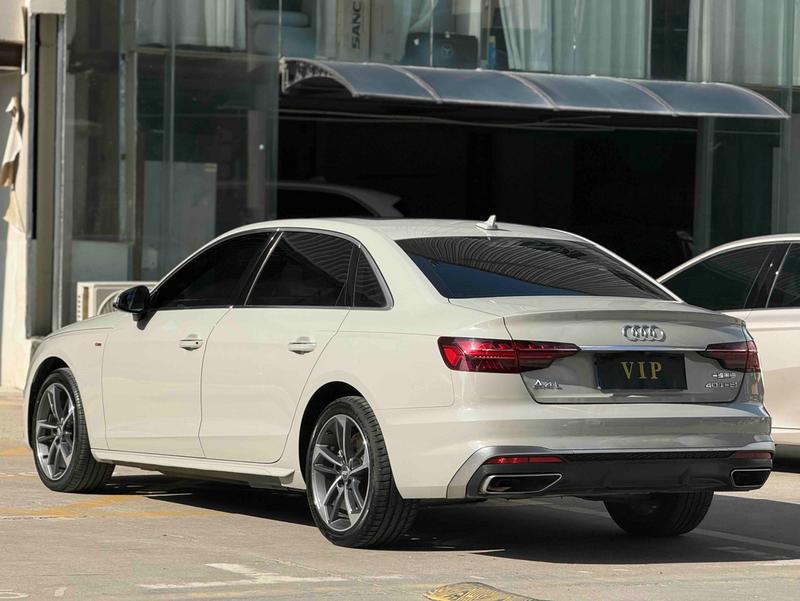 Audi A4L - фото 3