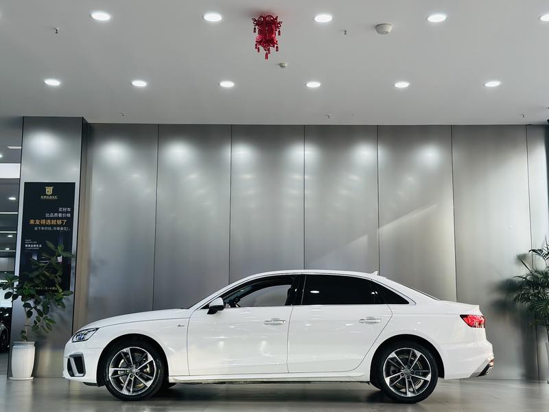 Audi A4L - фото 3